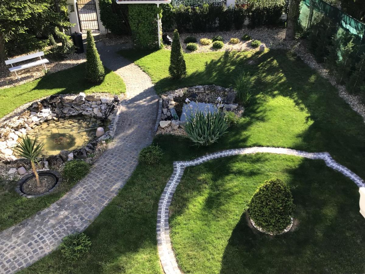 3 Bedroom Private Floor In Luxury Mansion Budapeste Exterior foto